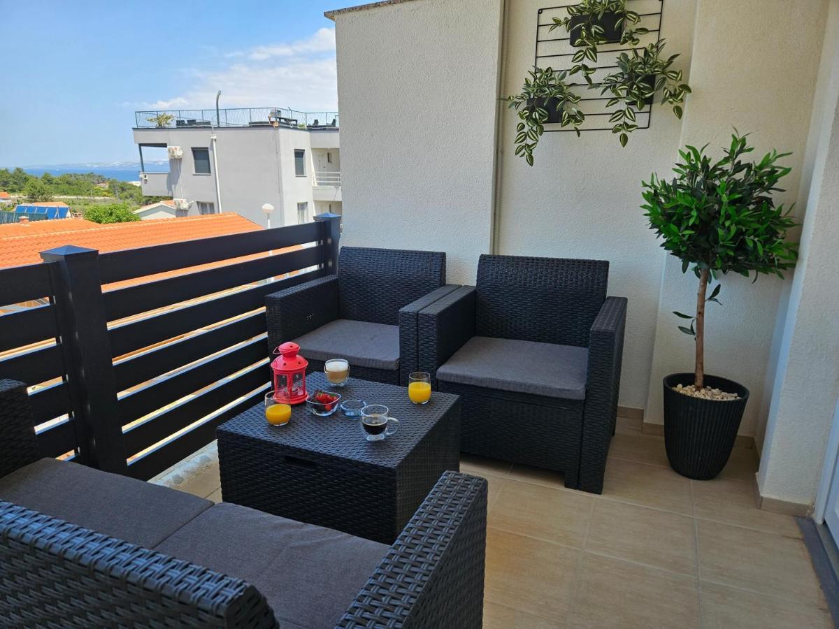 Studio Apartment Pegy Vir Ngoại thất bức ảnh