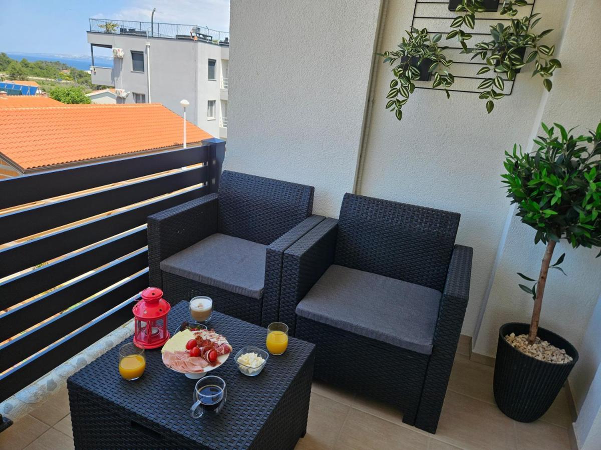 Studio Apartment Pegy Vir Ngoại thất bức ảnh