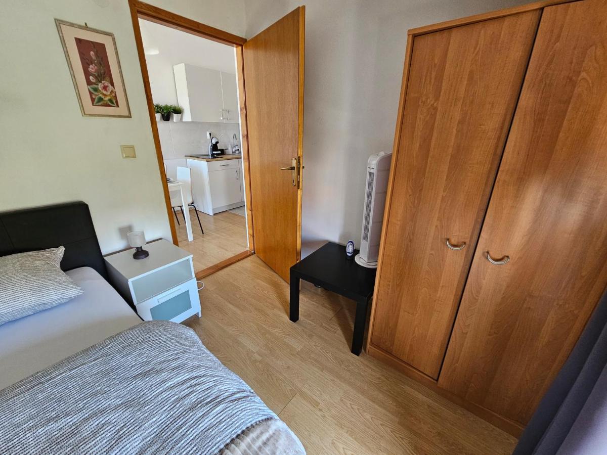 Studio Apartment Pegy Vir Ngoại thất bức ảnh