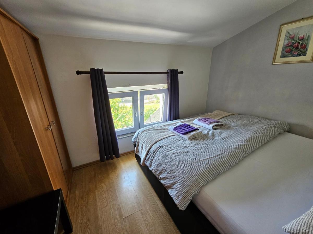 Studio Apartment Pegy Vir Ngoại thất bức ảnh