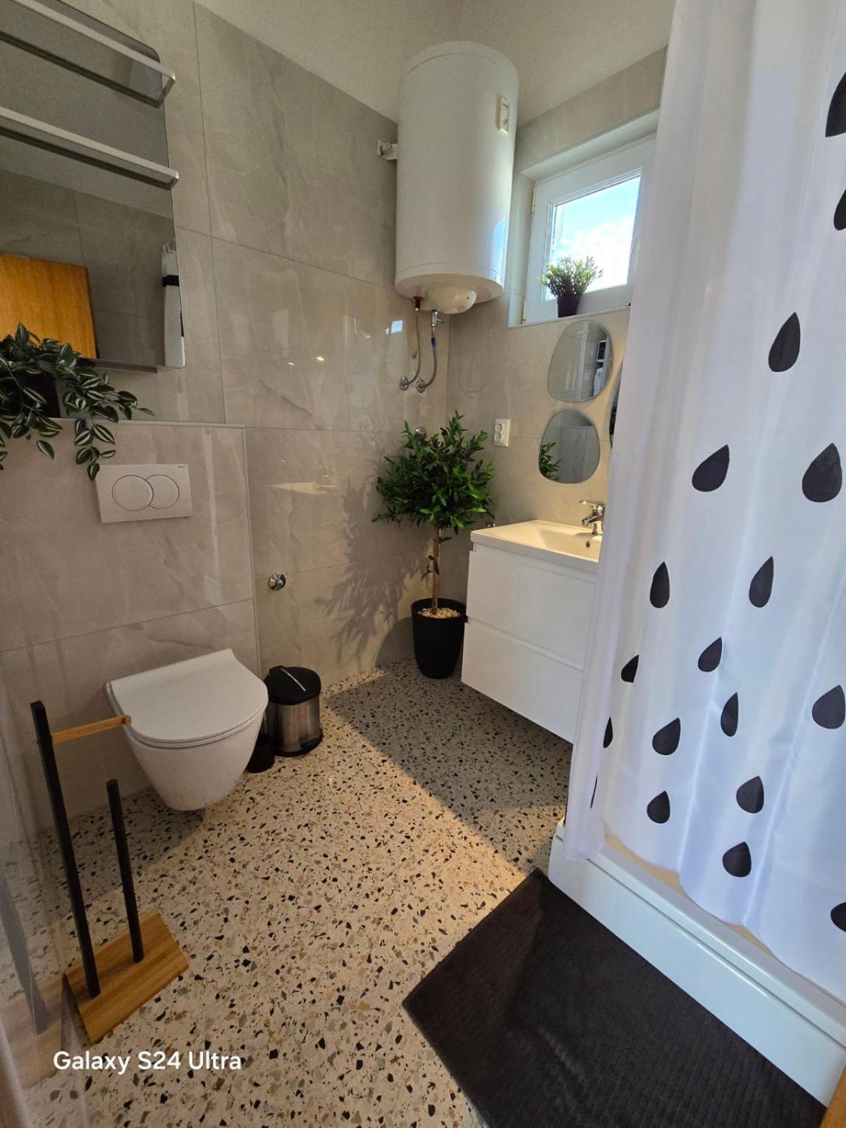 Studio Apartment Pegy Vir Ngoại thất bức ảnh