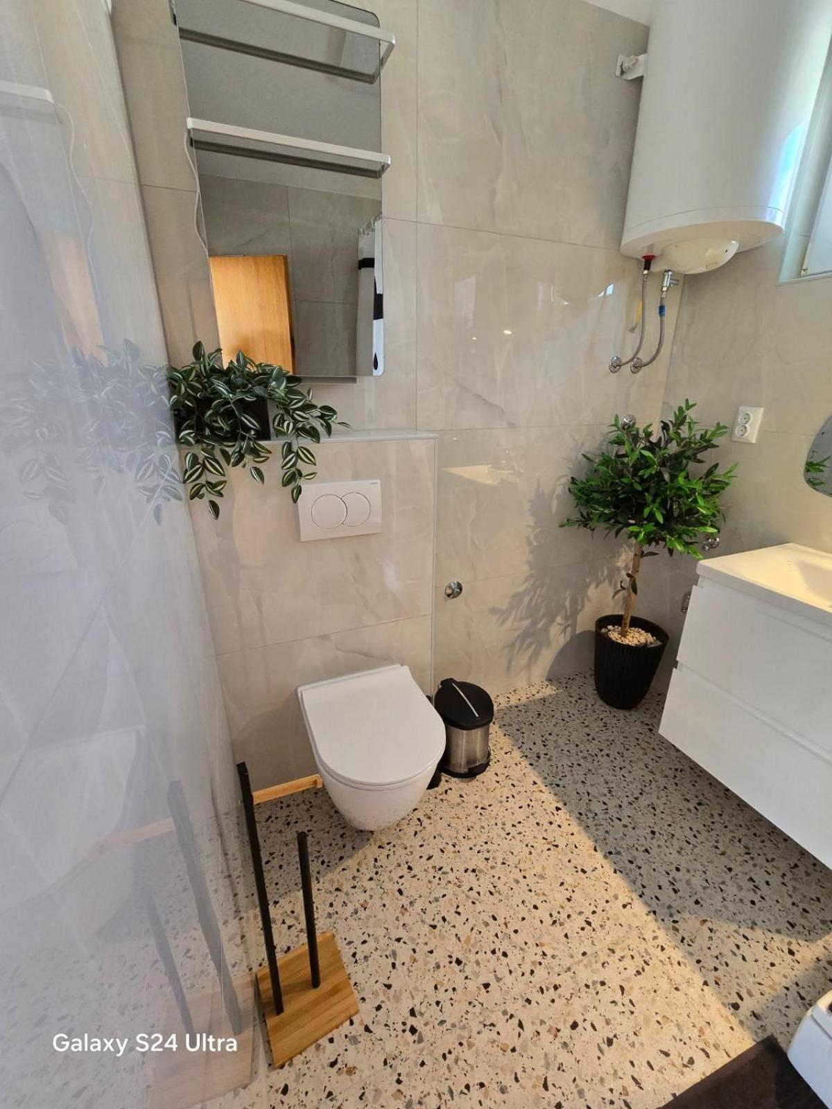 Studio Apartment Pegy Vir Ngoại thất bức ảnh